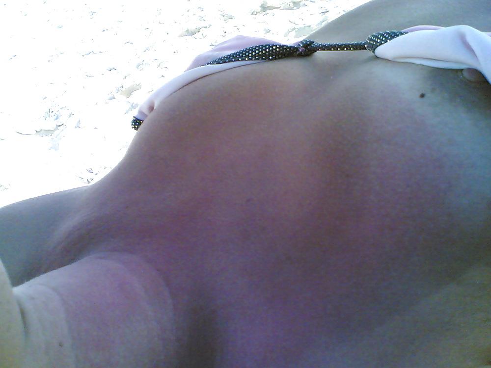10P GF beach bikini oops nippple slip