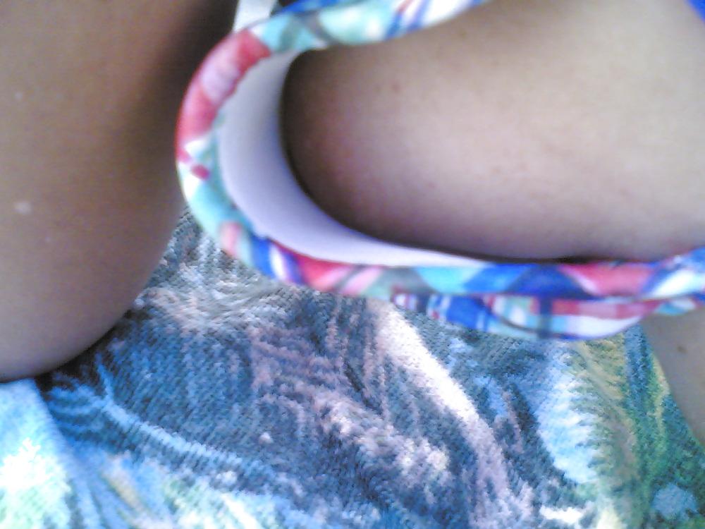 10P GF beach bikini oops nippple slip
