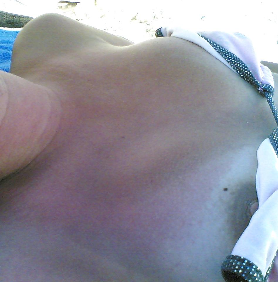 10P GF beach bikini oops nippple slip