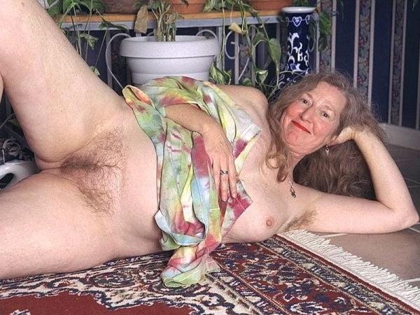 25P Hot and hairy mature women