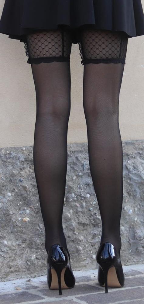 22P Long legs sexy girl