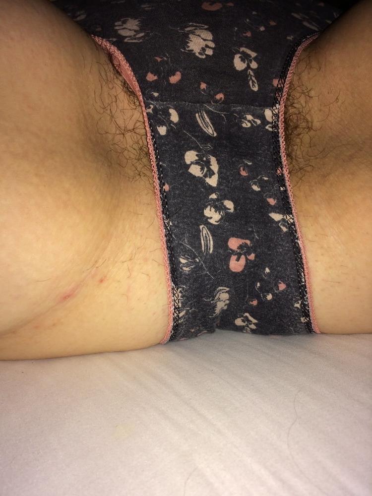 7P Policz mom's hairy pussy exposed