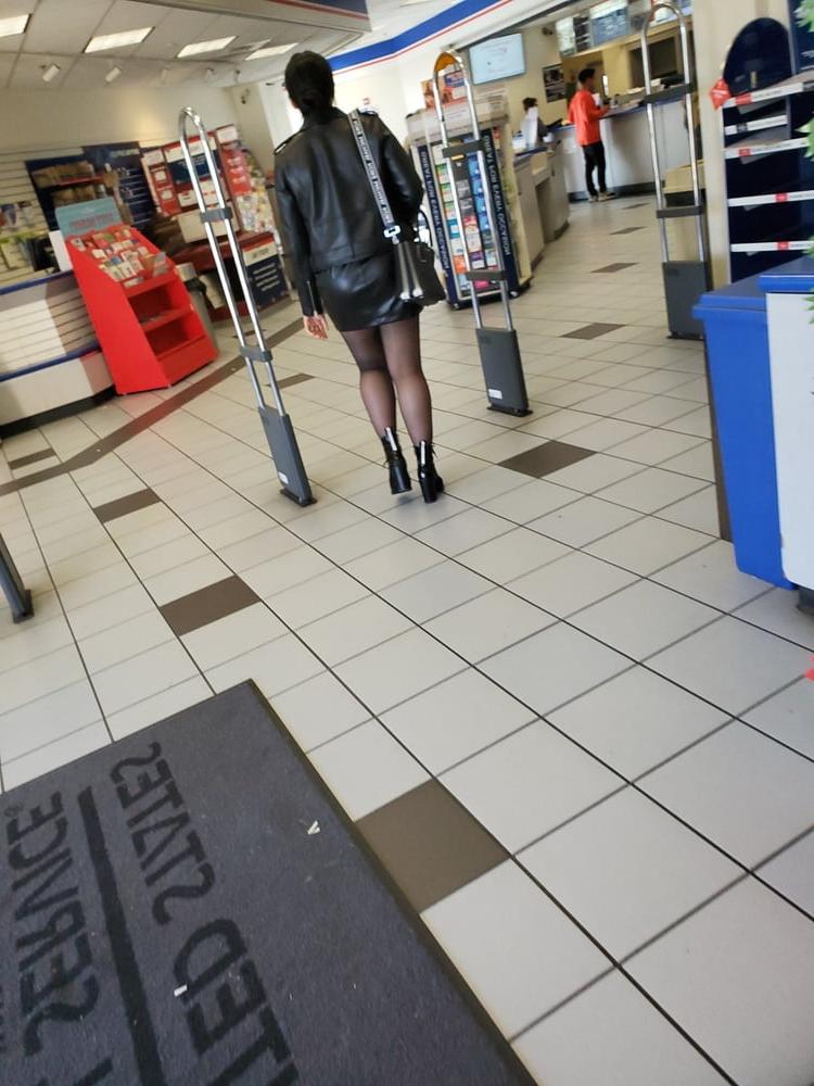 25P Pantyhose tempress in the post office