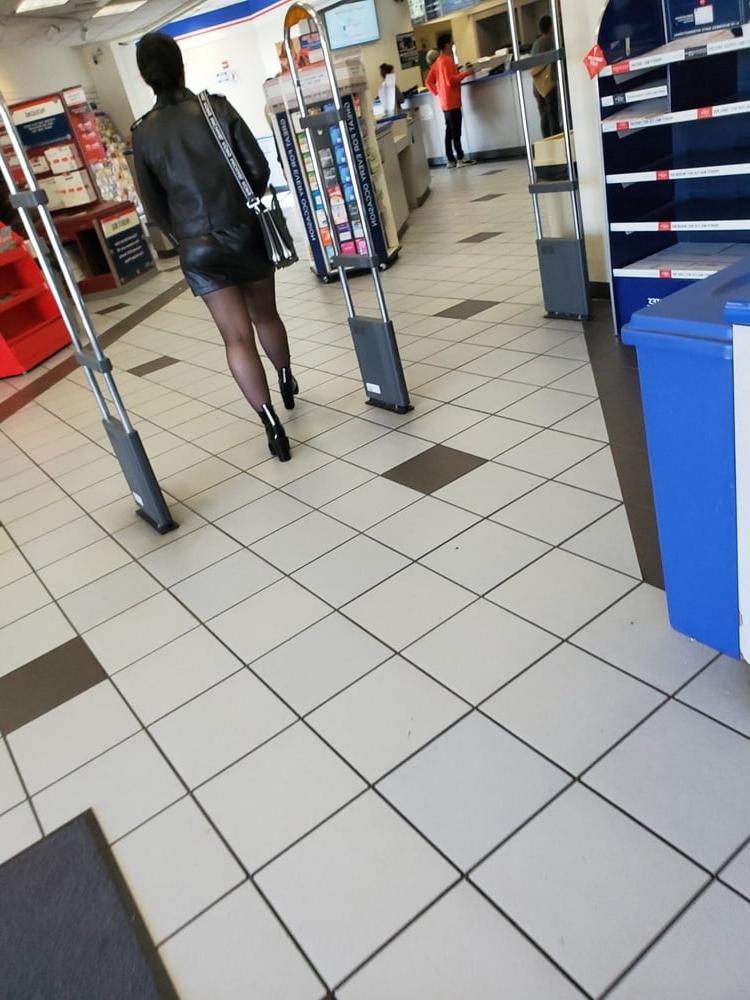 25P Pantyhose tempress in the post office