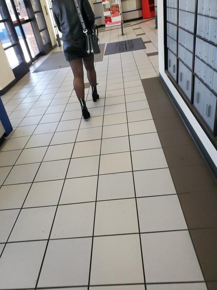 25P Pantyhose tempress in the post office