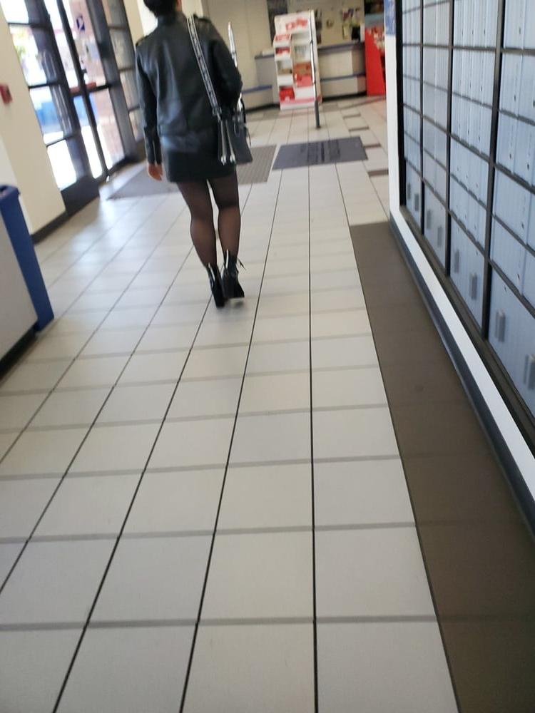 25P Pantyhose tempress in the post office