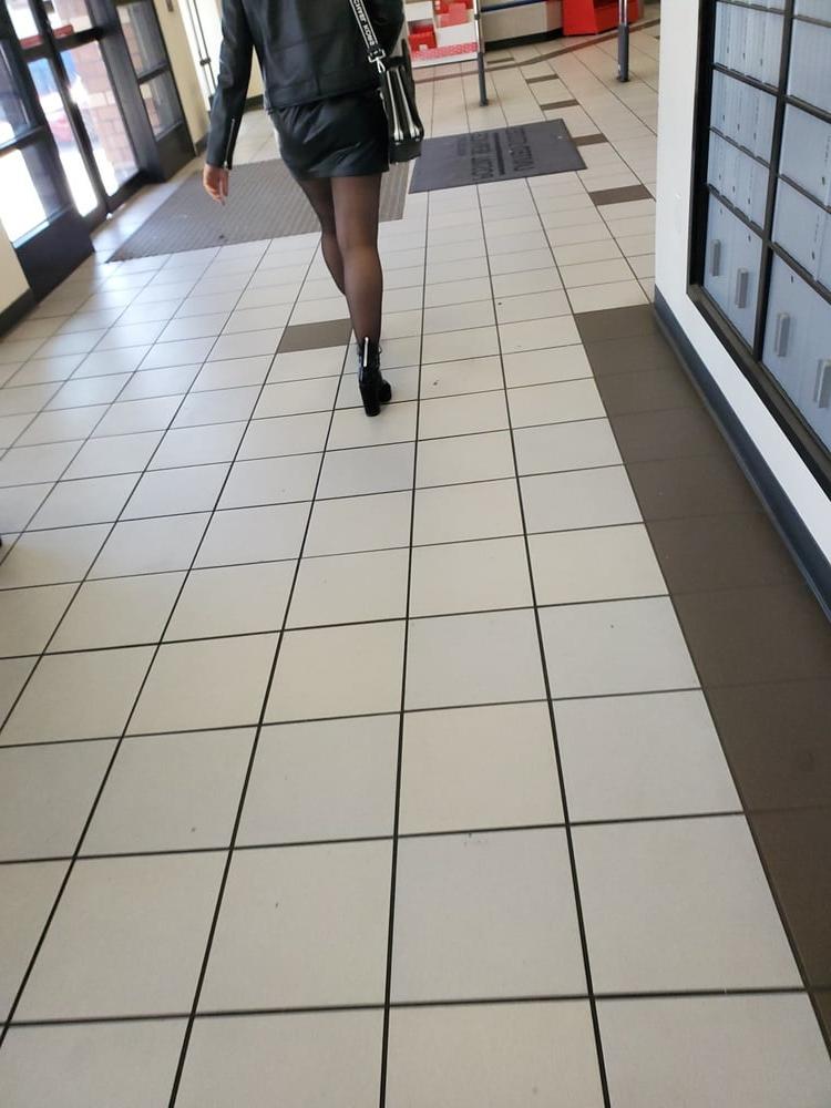 25P Pantyhose tempress in the post office