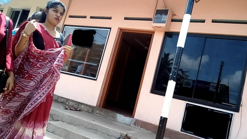 25P sl hot saree road capture fb 6