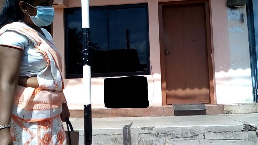 25P sl hot saree road capture fb 6