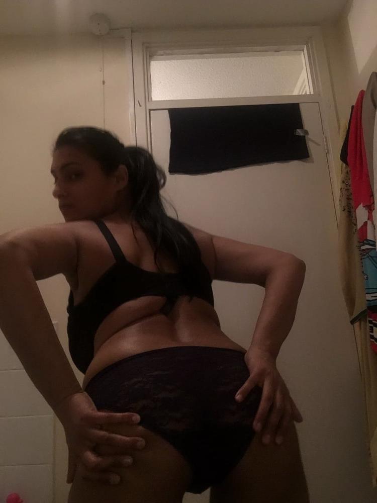 25P Busty NRI Neelam
