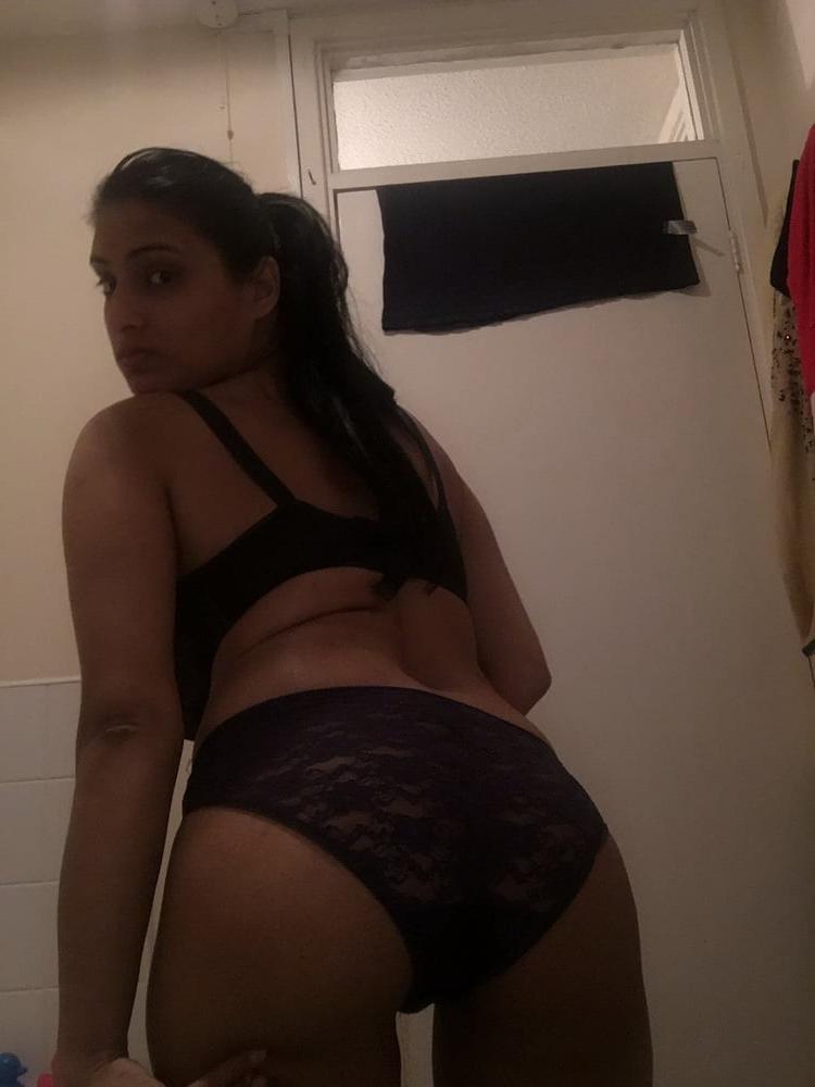 25P Busty NRI Neelam