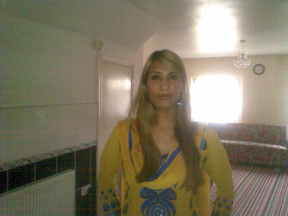 25P Busty NRI Neelam