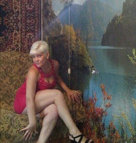 9P woman with super ass and legs