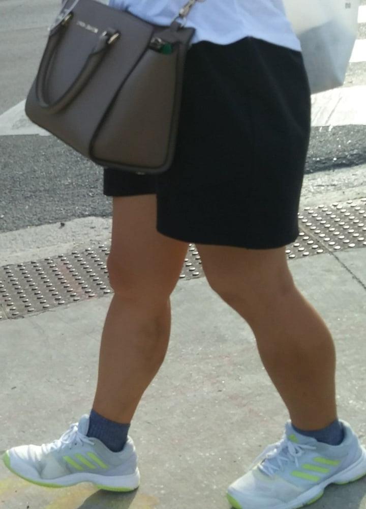 25P Candid legs and feet....