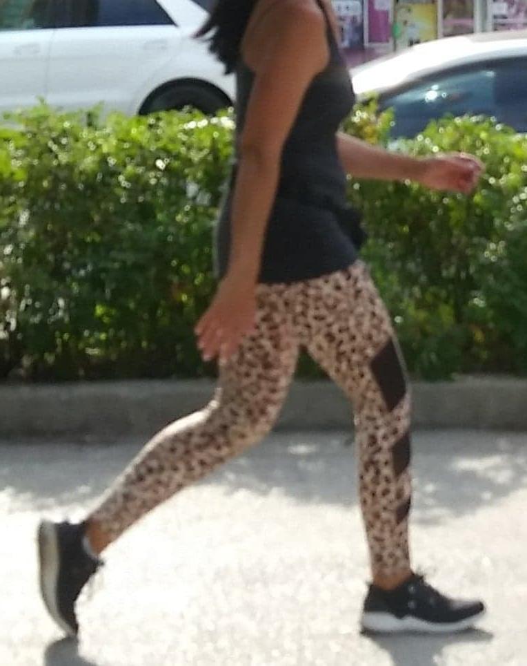 25P Candid legs and feet....