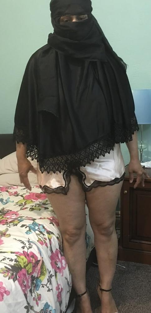 25P Mature hairy Indian milf