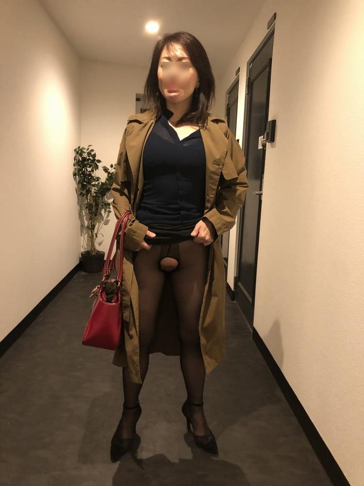 23P Mature wife - 27