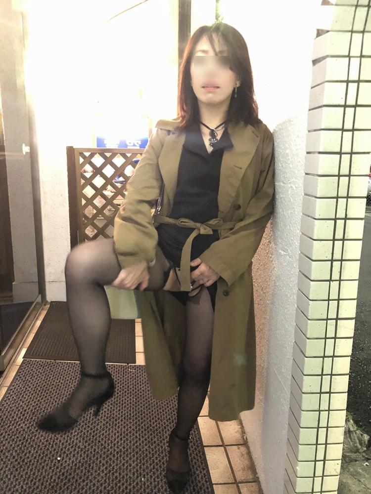 23P Mature wife - 27