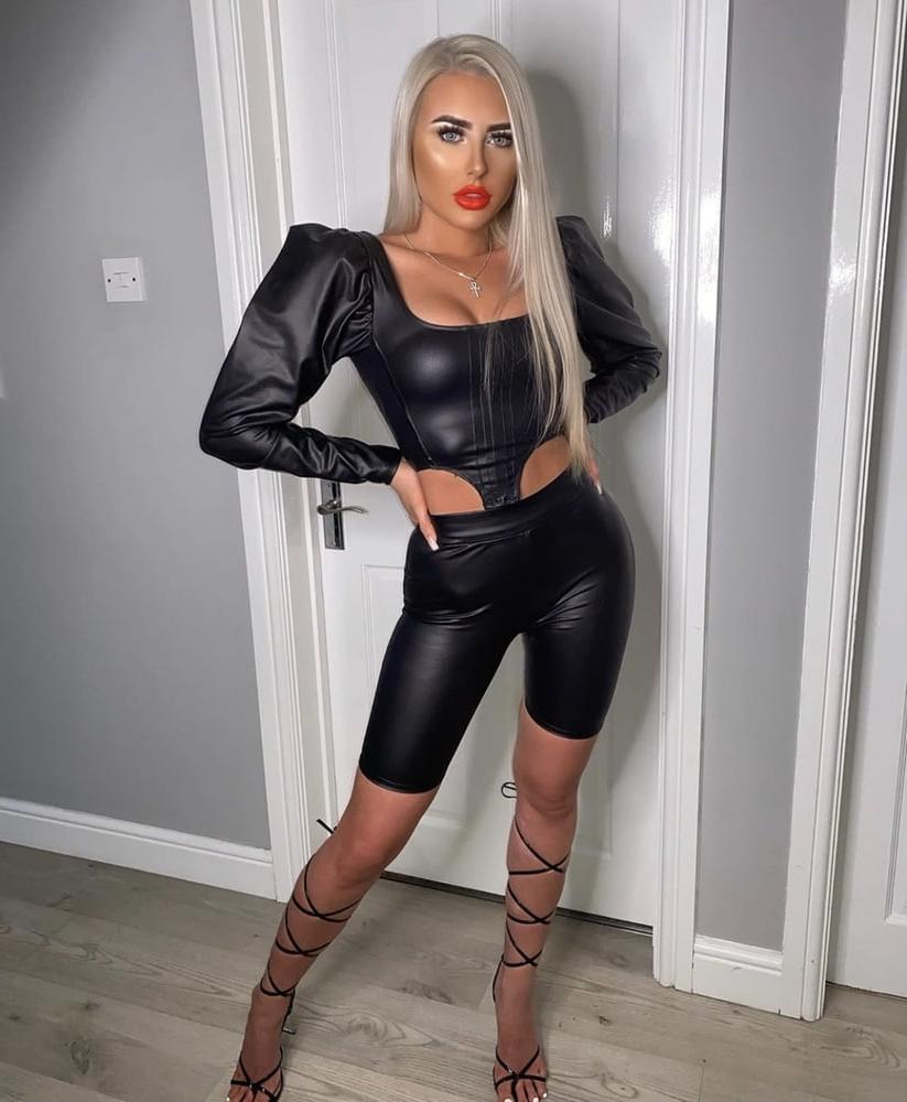 25P Leather babes #4
