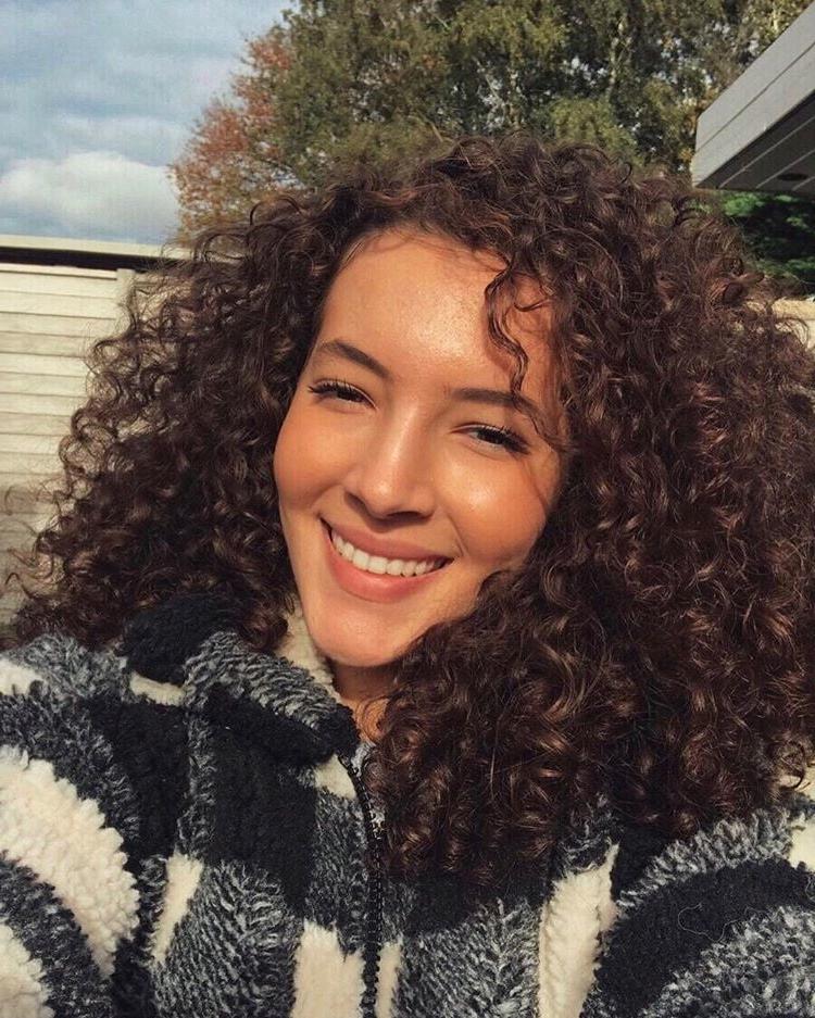 25P Wild curly hoe with great ass