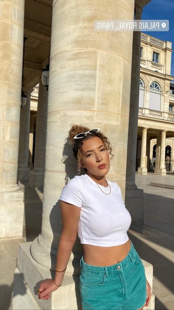 25P Wild curly hoe with great ass
