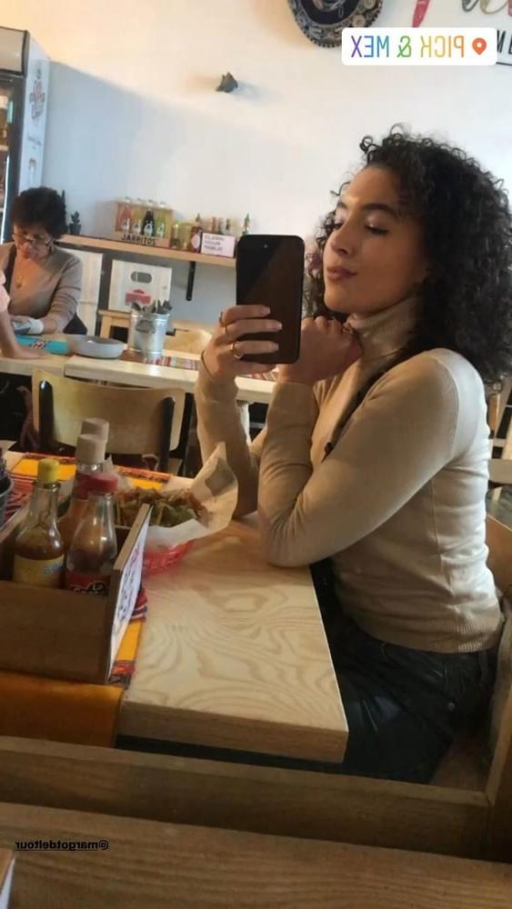 25P Wild curly hoe with great ass