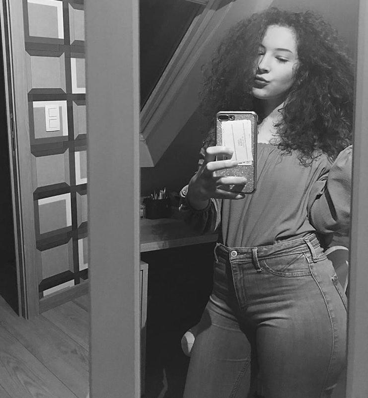 25P Wild curly hoe with great ass