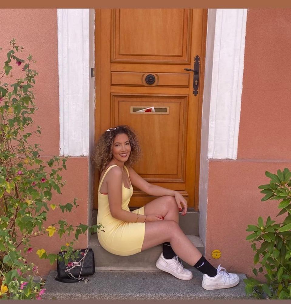 25P Wild curly hoe with great ass