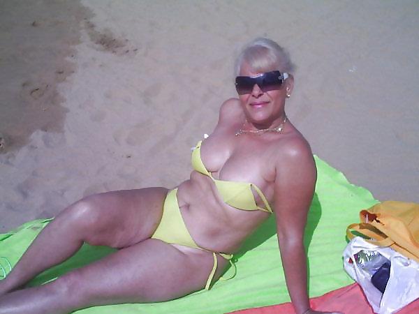 18P A Day at Mature Beach
