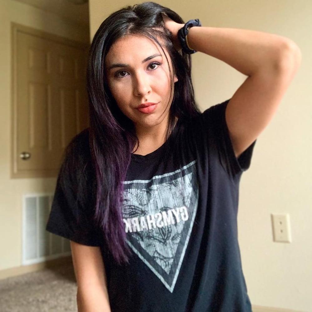 14P Amazon fitness girl