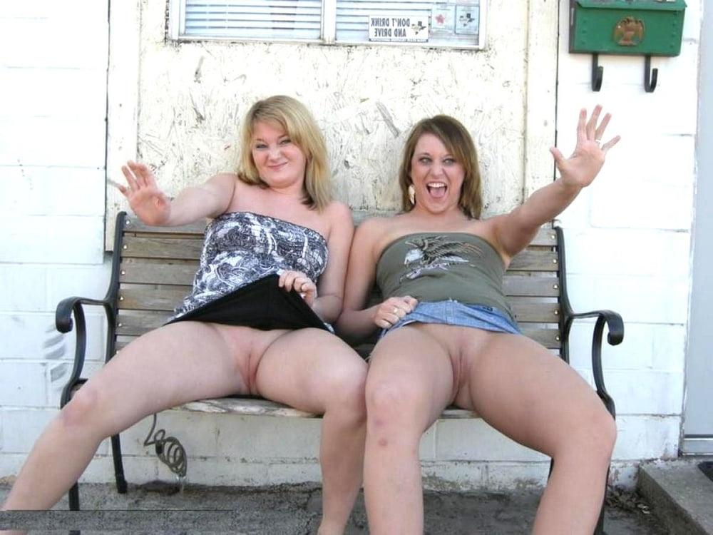 25P Multiple Flashing Ladies 005