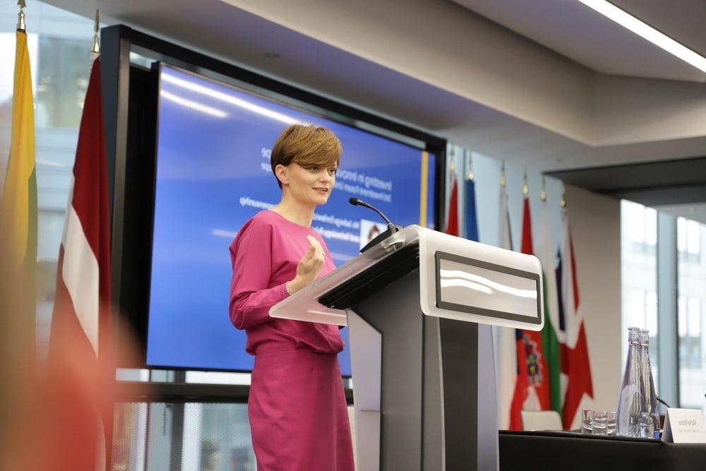 15P Jadwiga Emilewicz Polish Politician with Hot Legs