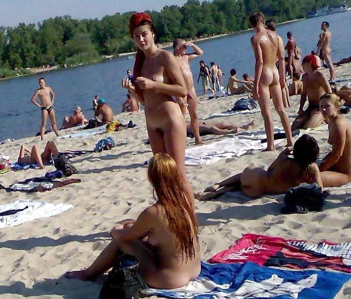 25P Nudist Beach Fun