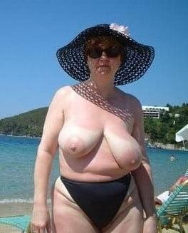 25P THATS IT BABE FLASH YOUR BITS ! 17