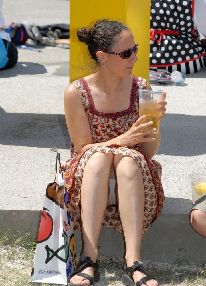 16P 820 - upskirt flashing public amateurs - pussies panties
