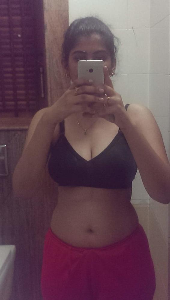 16P Indian wife nude in mirror