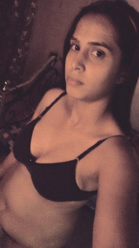 25P desi tall girl kanika