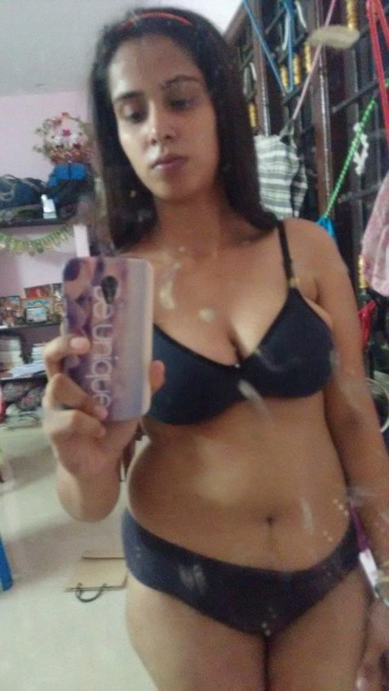 25P desi tall girl kanika