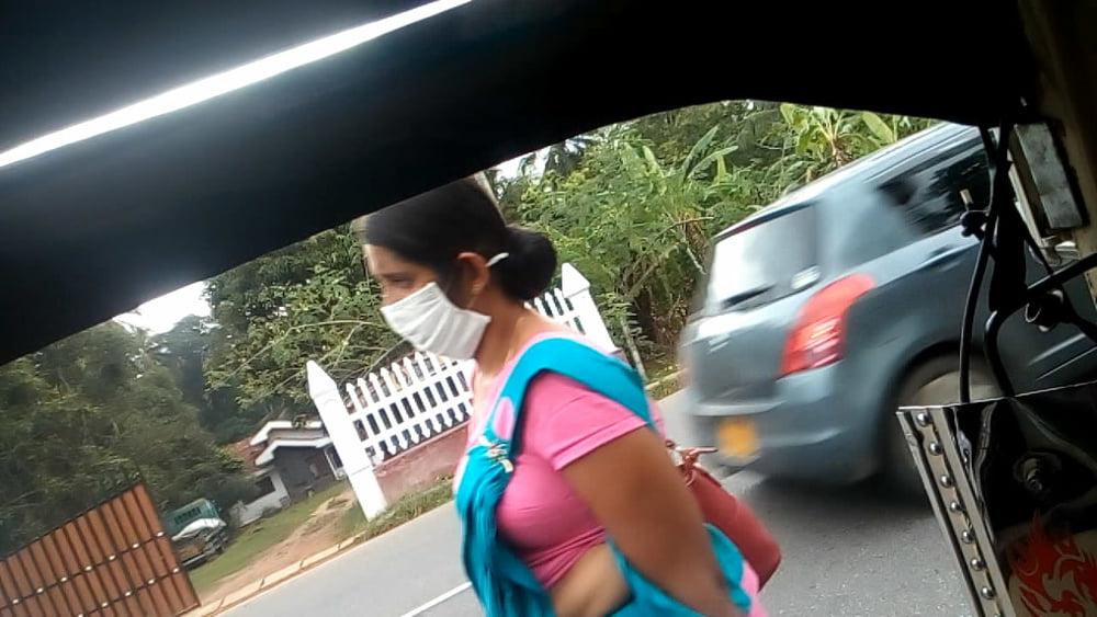 25P sl hot saree road capture fb 5