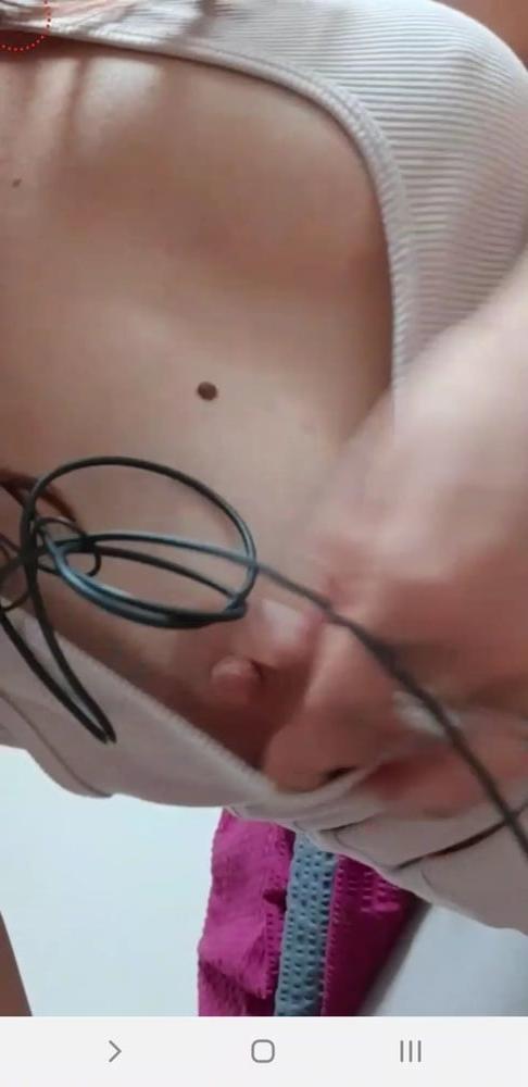 25P Flash boobs and bikini live facebook romanian