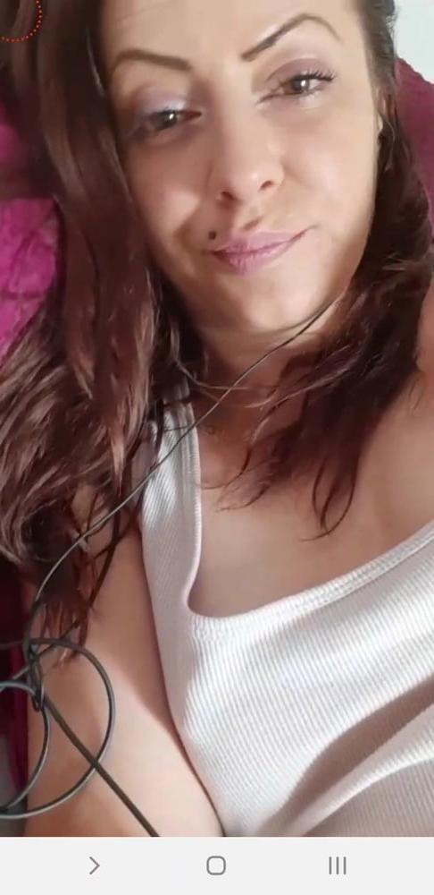 25P Flash boobs and bikini live facebook romanian
