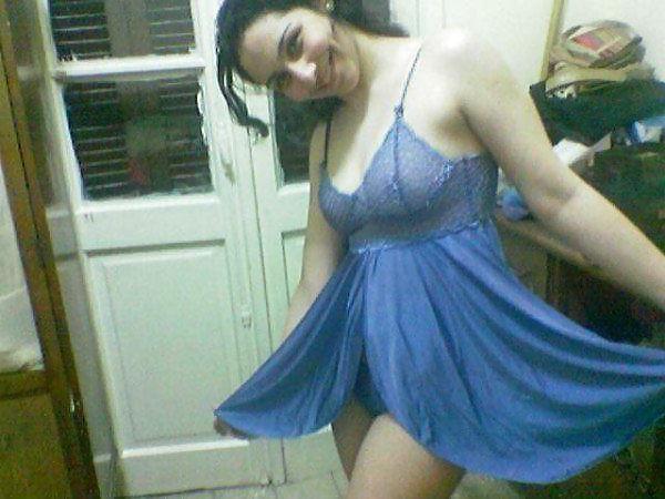 25P Arab Girl Flashing 2