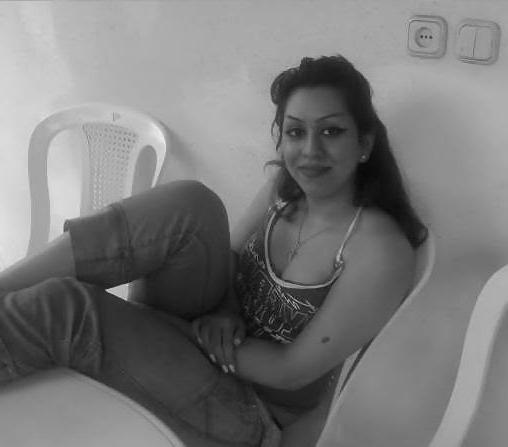 25P Arab Girl Flashing 2