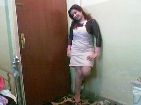 25P Arab Girl Flashing 2