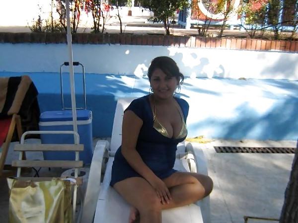 25P Arab Girl Flashing 2