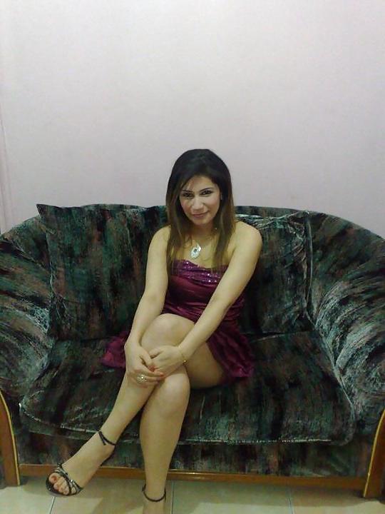 25P Arab Girl Flashing 2