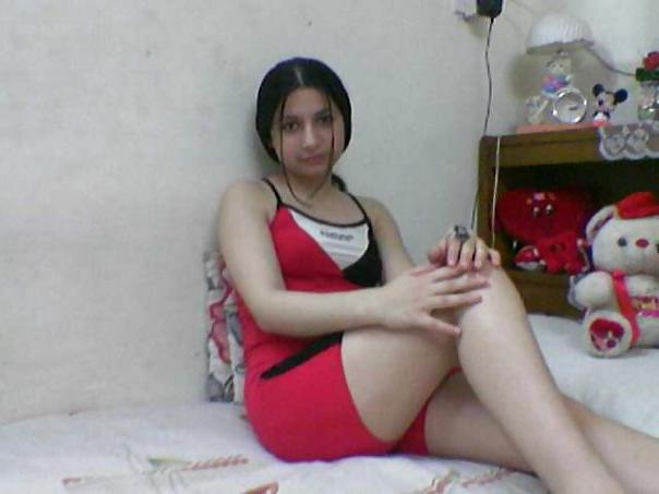 25P Arab Girl Flashing 2