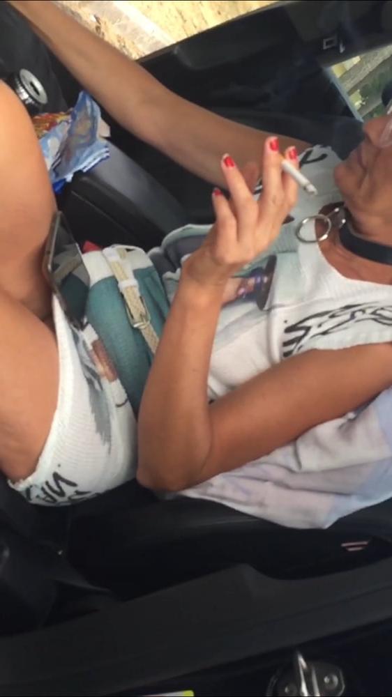 25P Canicule whore girl flashing