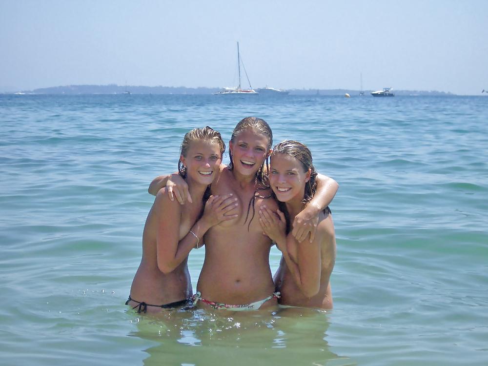 25P Topless Nude Beach 7