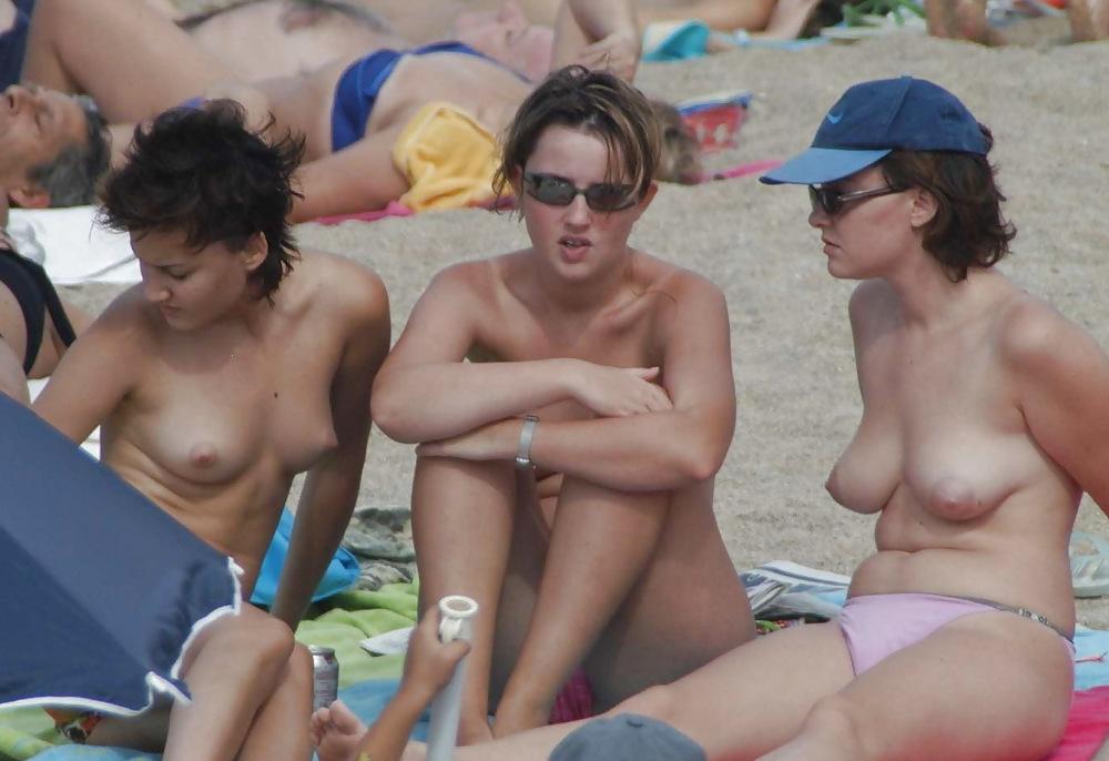 25P Topless Nude Beach 7